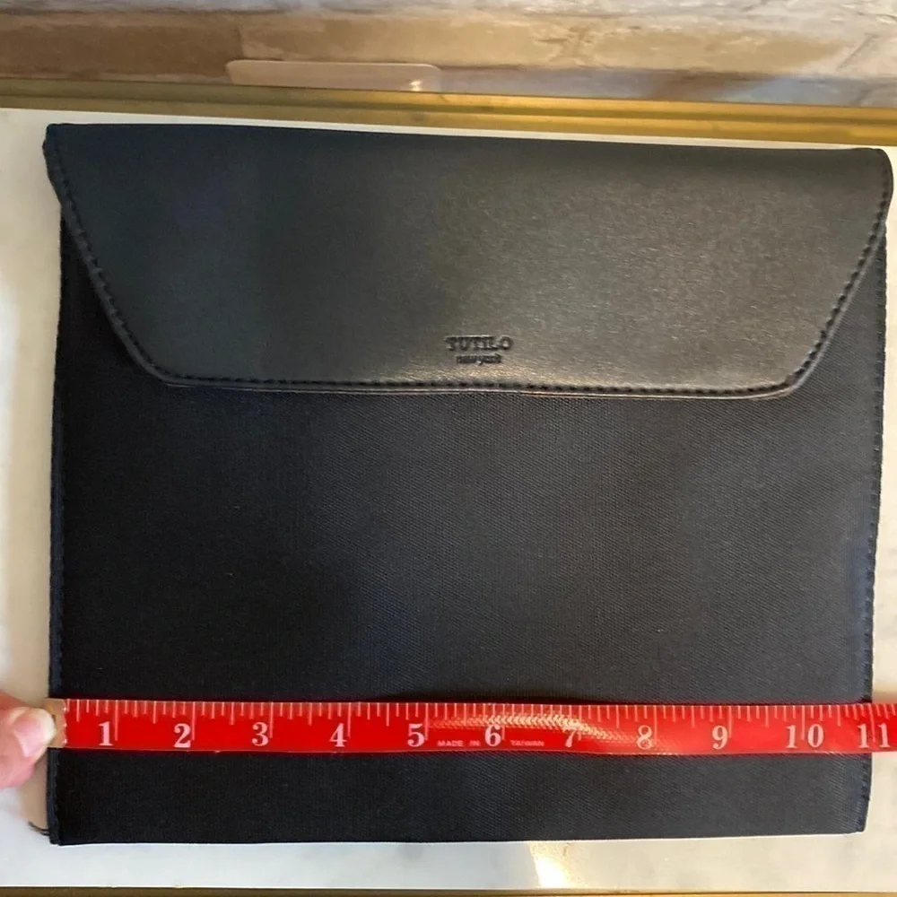 Tutilo Laptop/IPad Holder